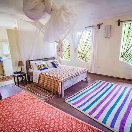לינה וארוחת בוקר Kwale Mami Wata House מראה חיצוני תמונה