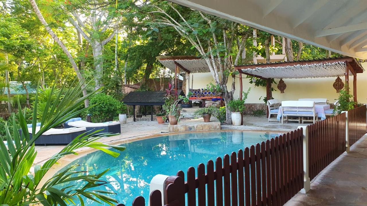 לינה וארוחת בוקר Kwale Mami Wata House מראה חיצוני תמונה